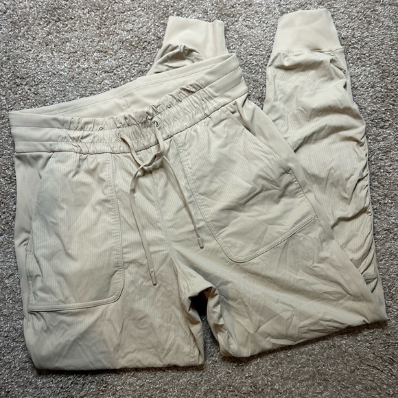 Lululemon Beyond The Studio Jogger- Size 8 - Picture 1 of 2